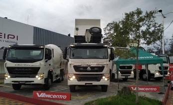 vehicentro en la feria de palora camiones ecuador